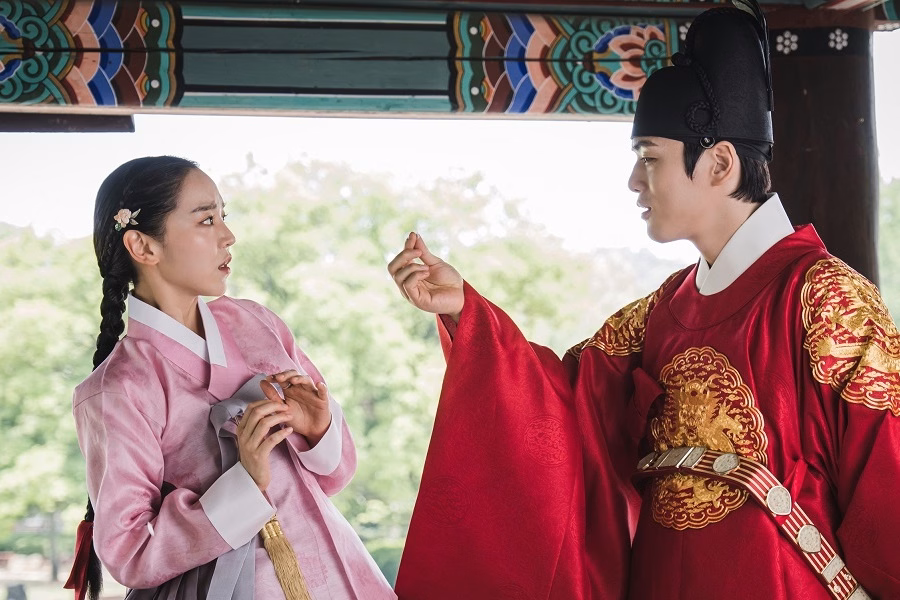 Mr. Queen - Comedy meets historical drama