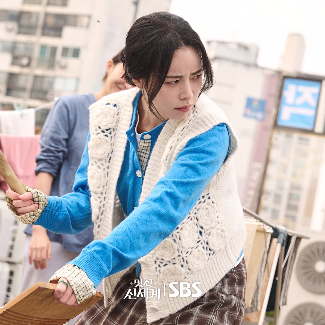 Lim Ji Yeon as Shin Seo Ri in a tense moment