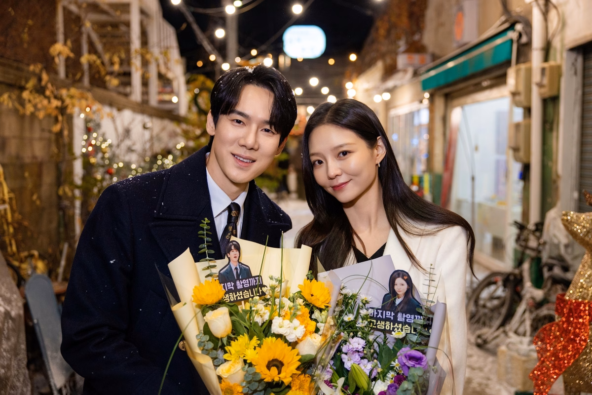 Yoo Yeon Seok and Esom shine on screen