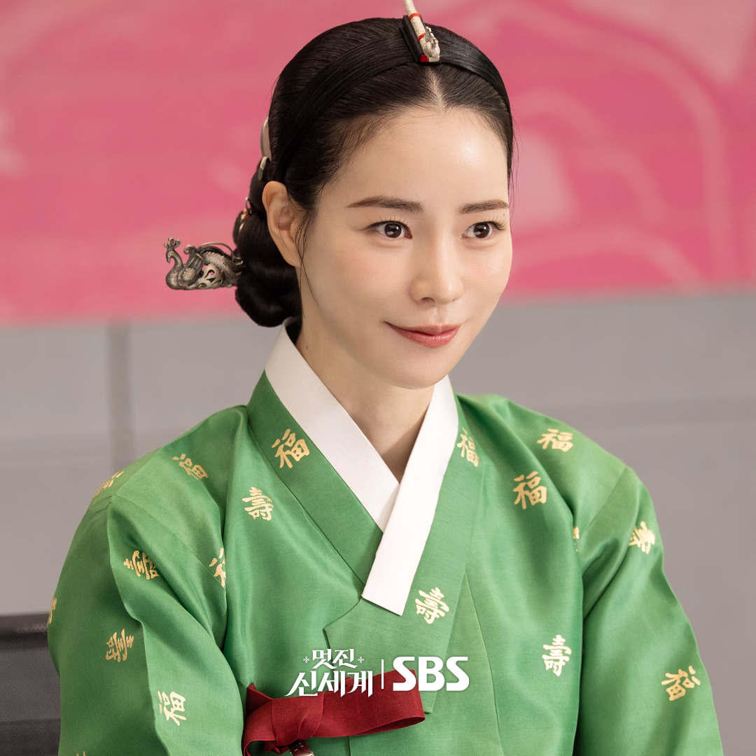 Lim Ji Yeon as Shin Seo Ri in an intense scene