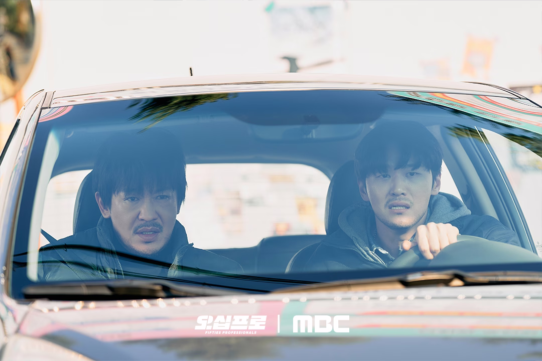Heo Sung Tae and Lee Hak Joo in action