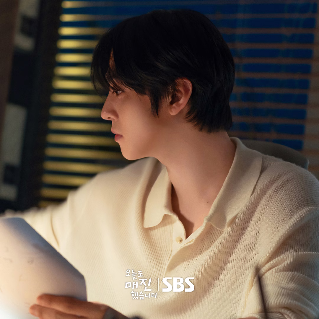 A moment of contemplation between the characters