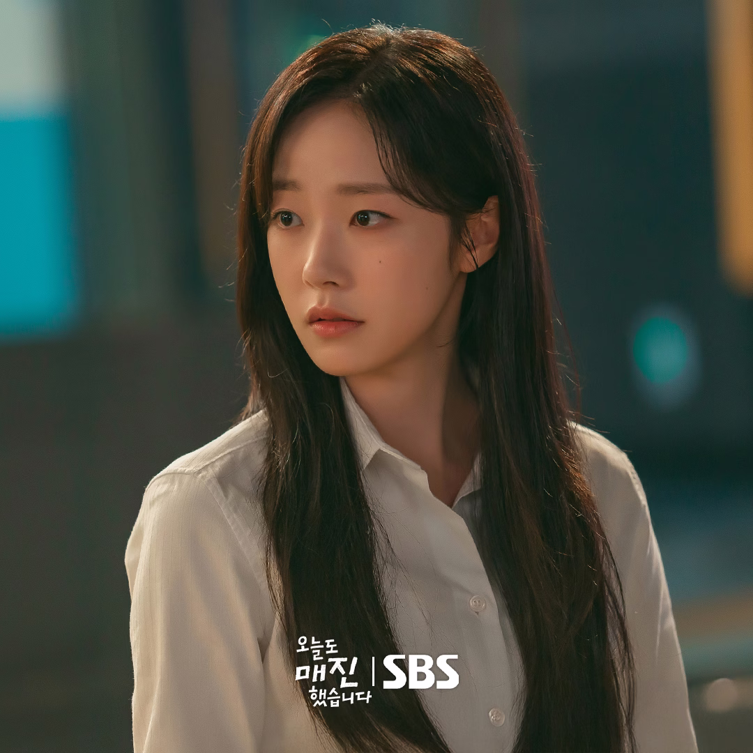 Matthew Lee and Dam Ye Jin's strategic discussion