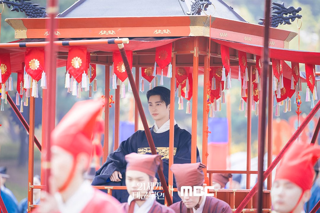 The couple on a palanquin