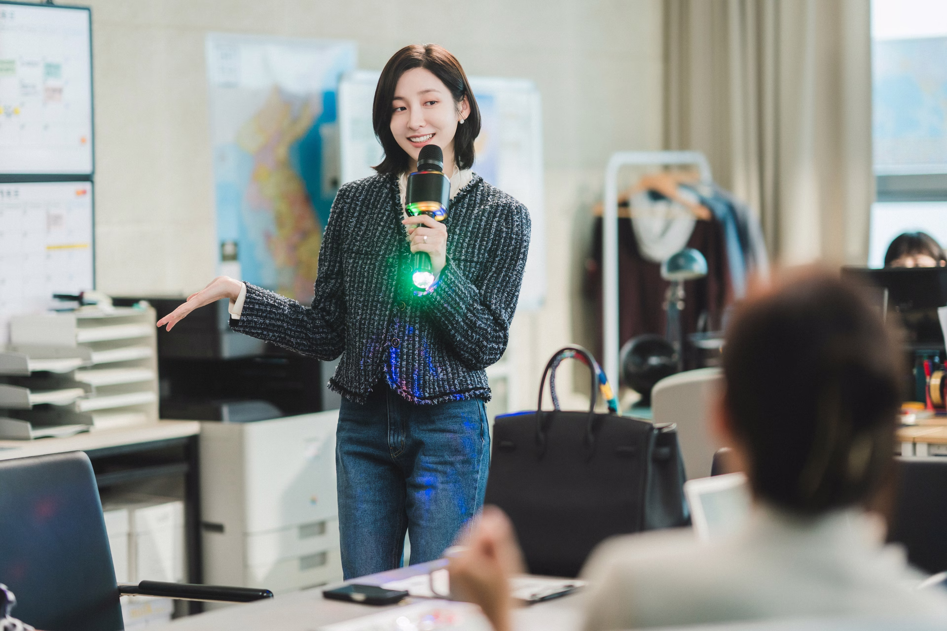 Park Ji Hyun in a comedic scene
