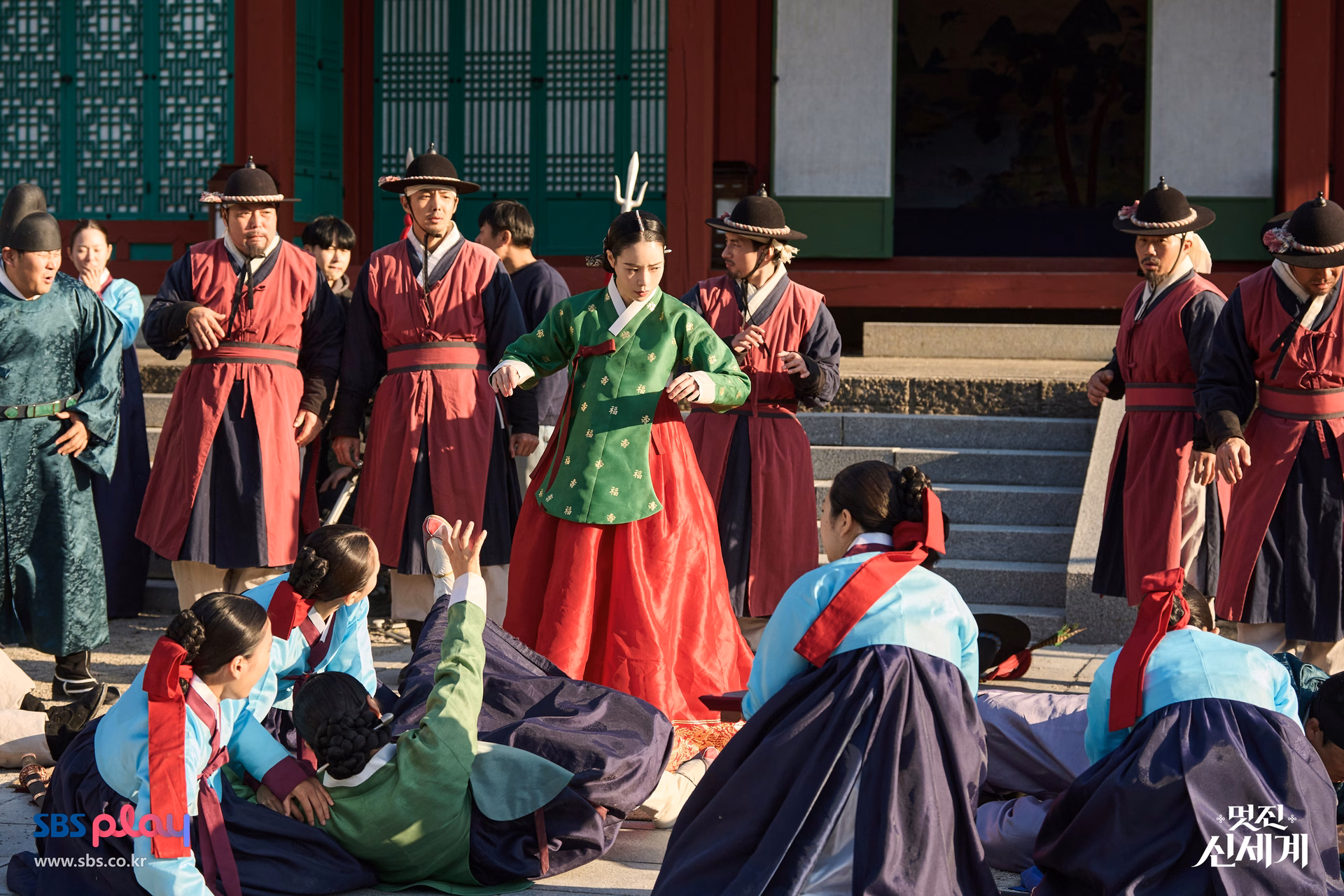 Seo Ri commanding attention on set