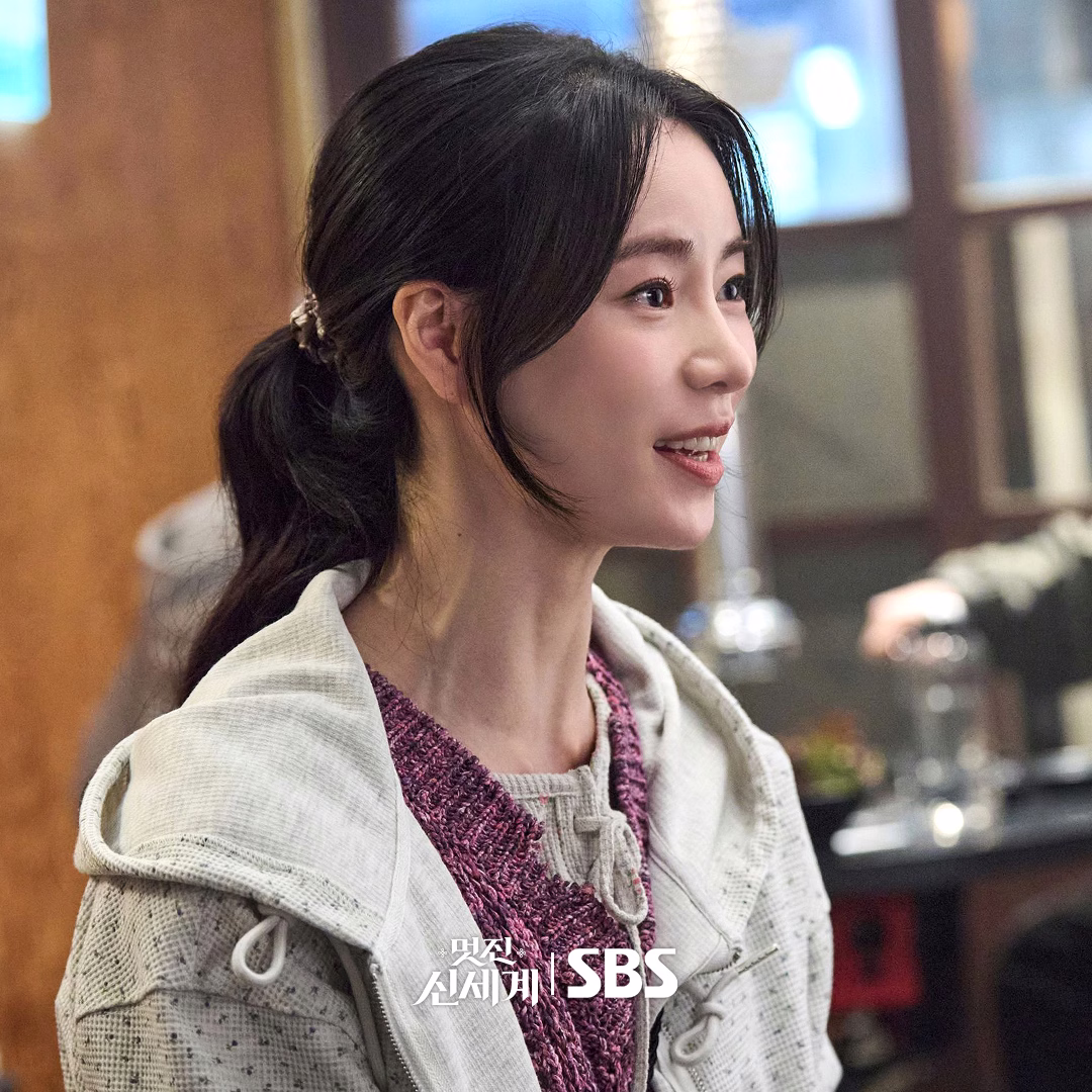 Lim Ji Yeon as Shin Seo Ri