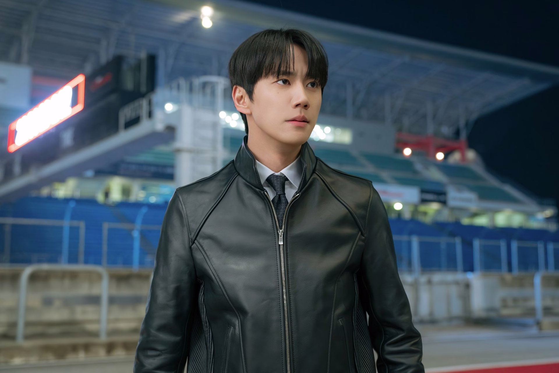 Lee Jun Young as Hwang Jun Hyun