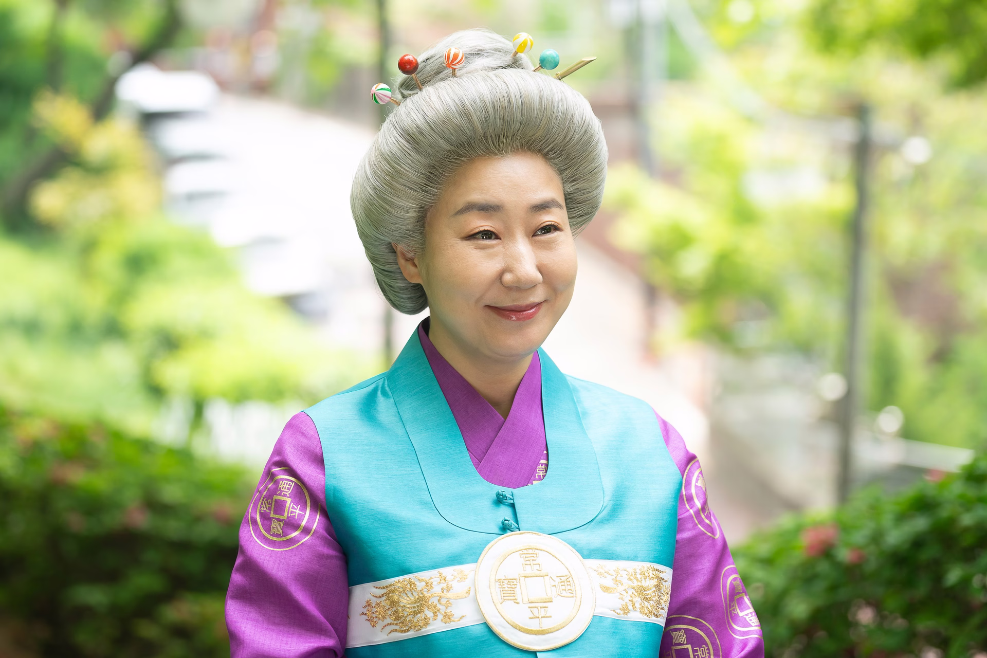 Ra Mi Ran as Hong Ja in Jeoncheondang