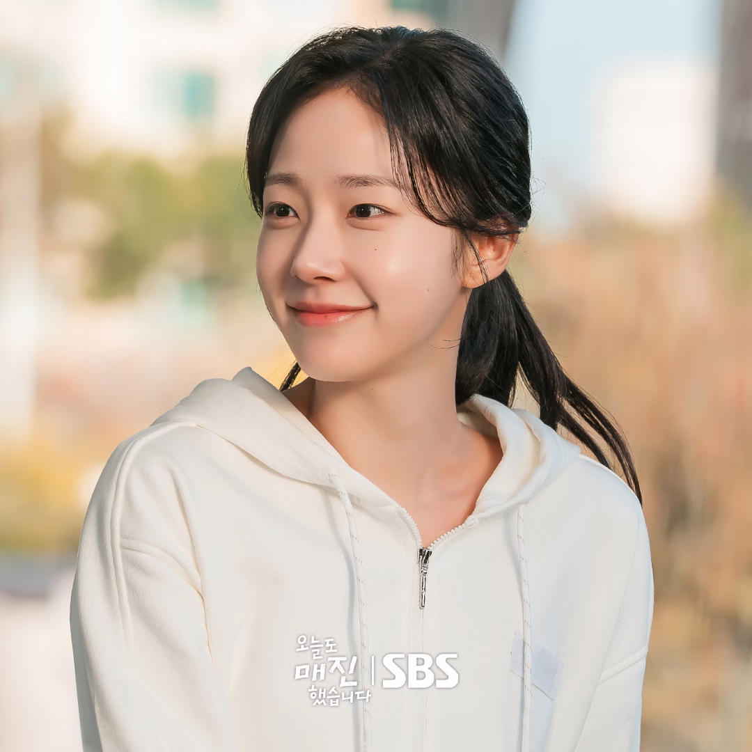 Chae Won Bin as Dam Ye Jin