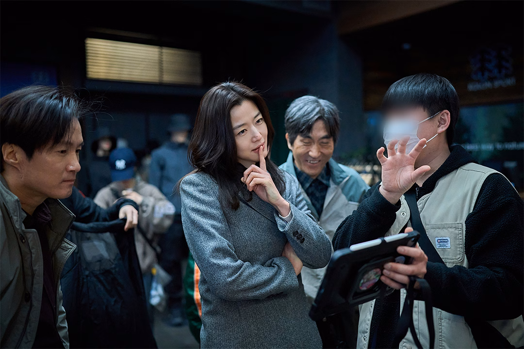 Koo Kyo Hwan in character