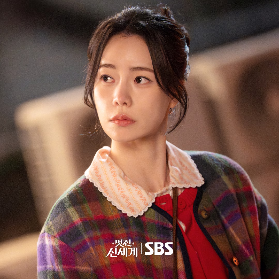 Lim Ji Yeon in a tense face-off scene
