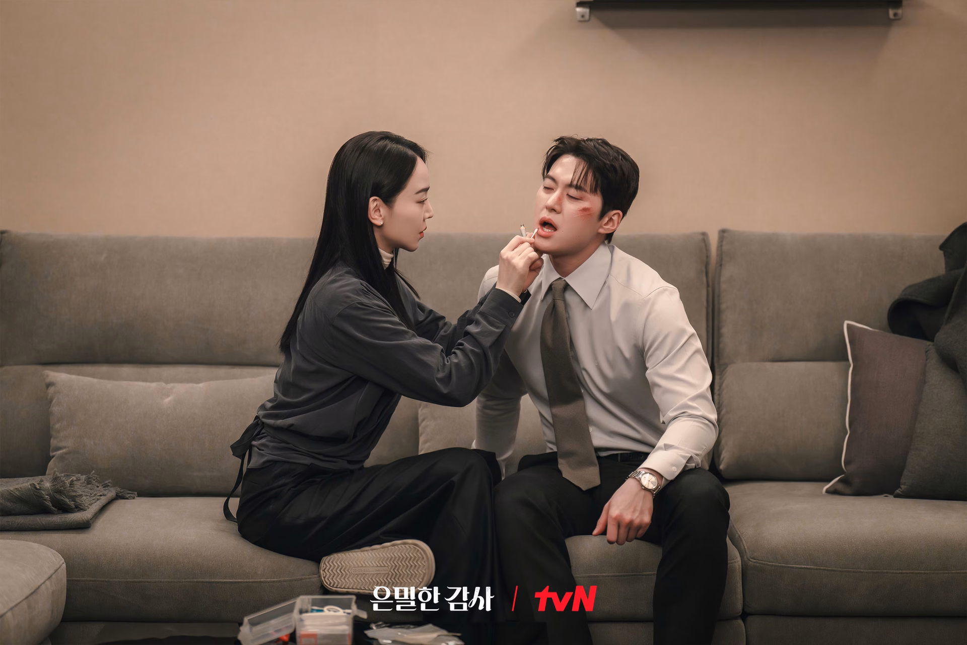Shin Hae Sun and Gong Myoung in an emotional scene