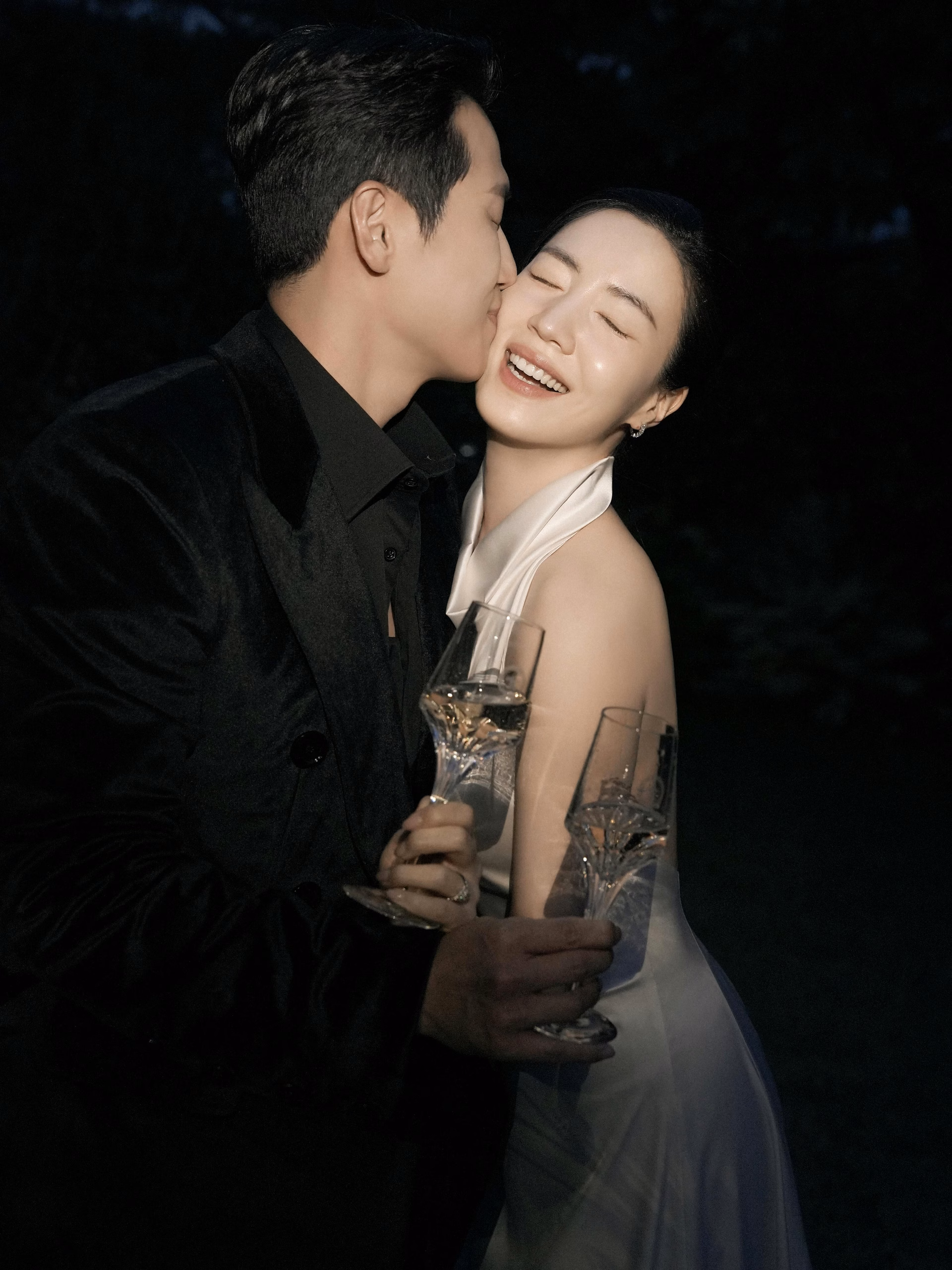 Ryu Hwayoung smiling brightly