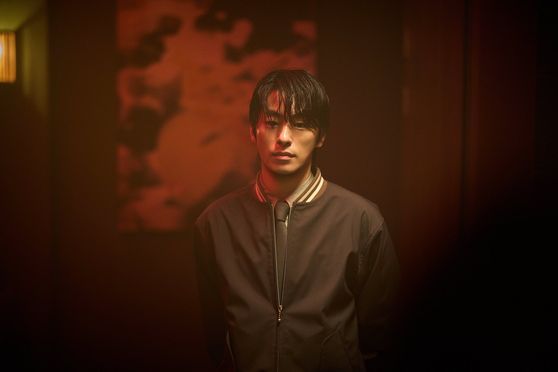 Seo Young Cheol's contemplative stance