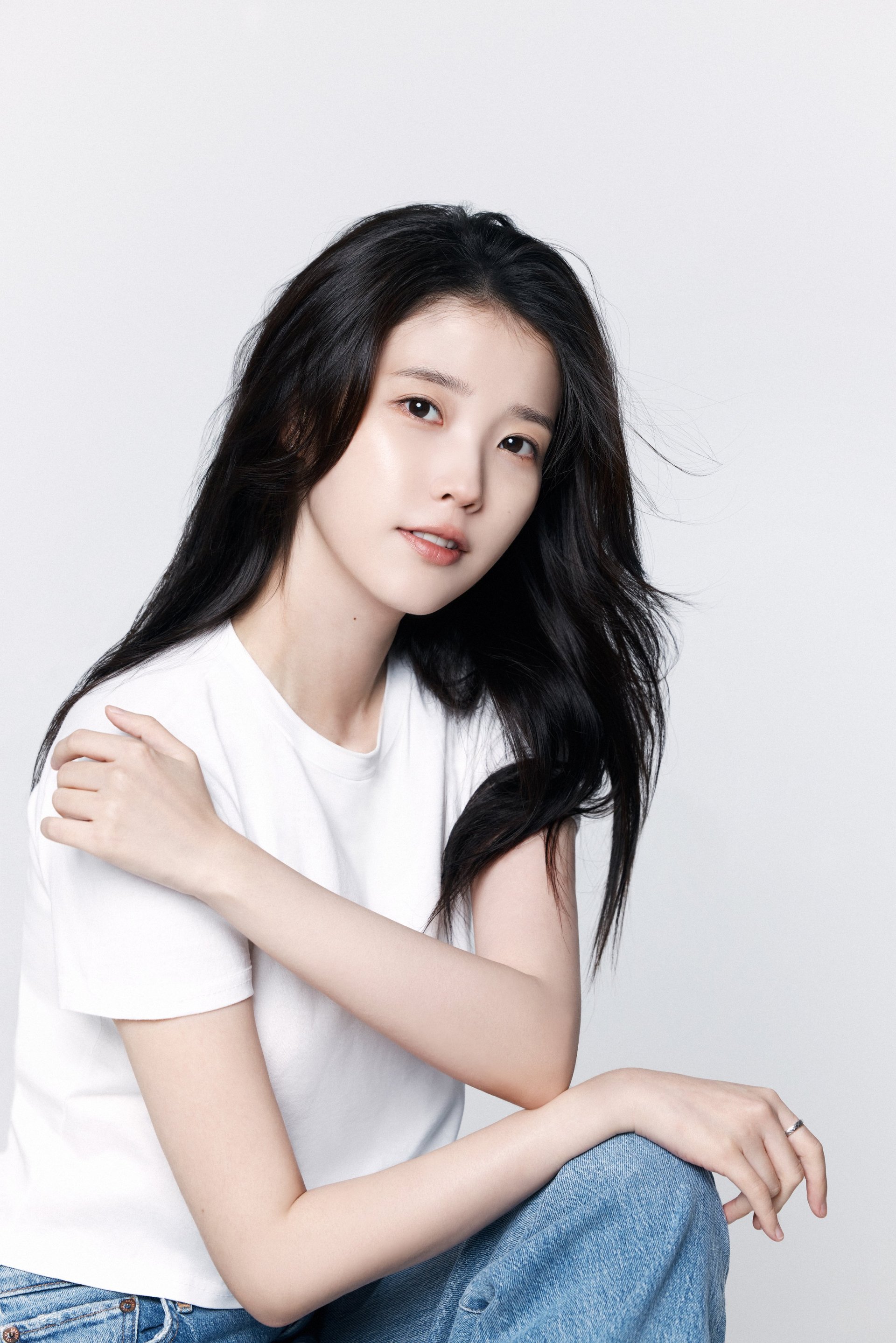 IU's timeless beauty