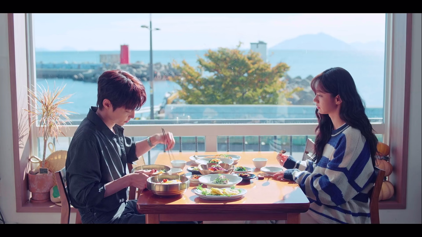 Yi Jae and Soo Bin working together
