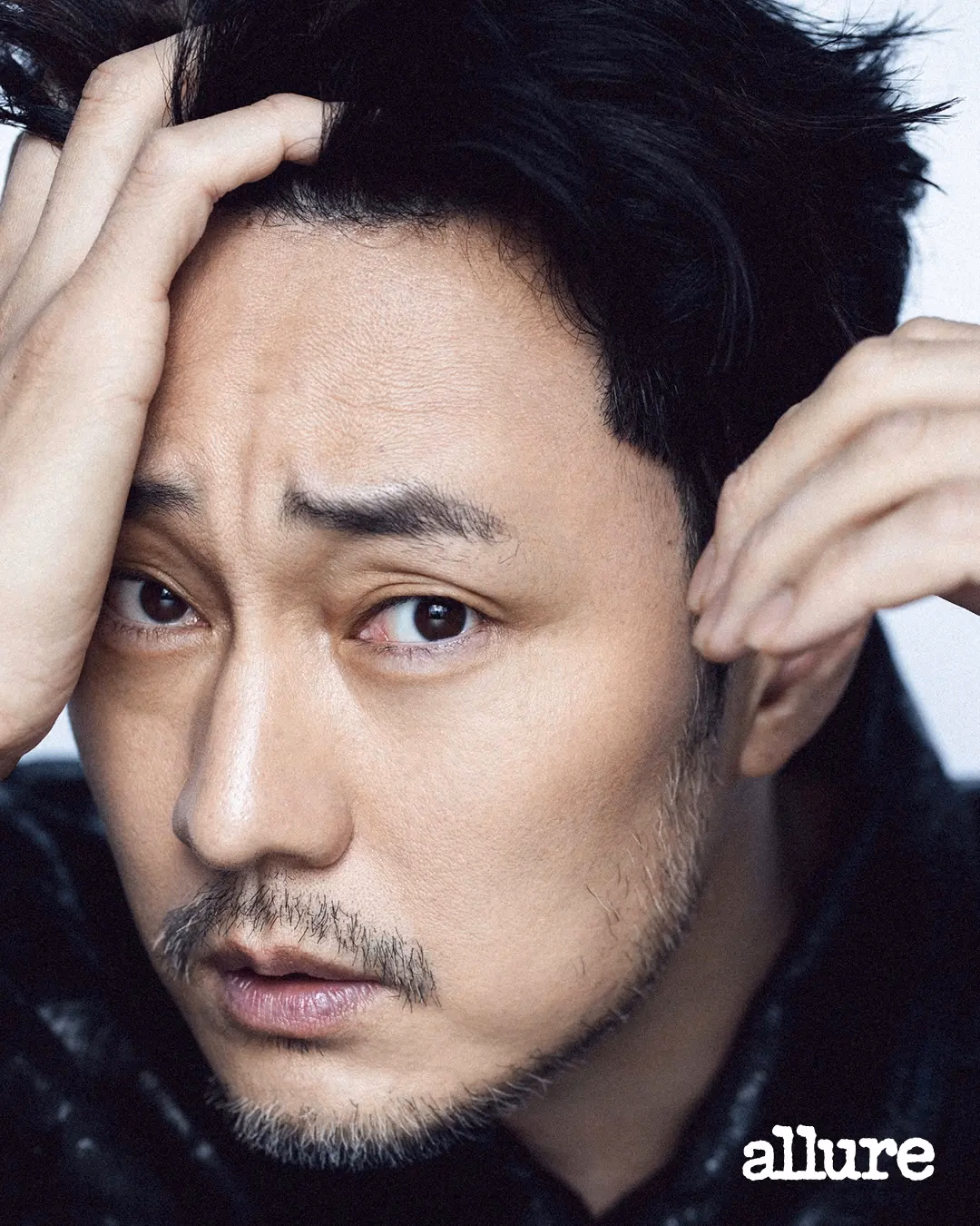 So Ji Sub in action