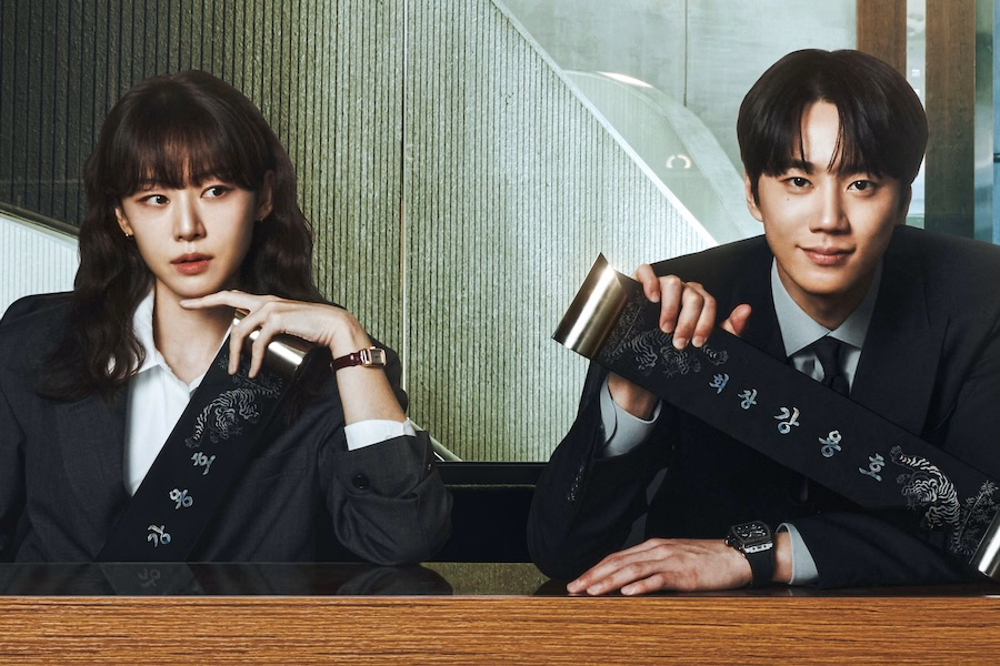 Son Hyun Joo and Lee Jun Young in Reborn Rookie body-swap drama