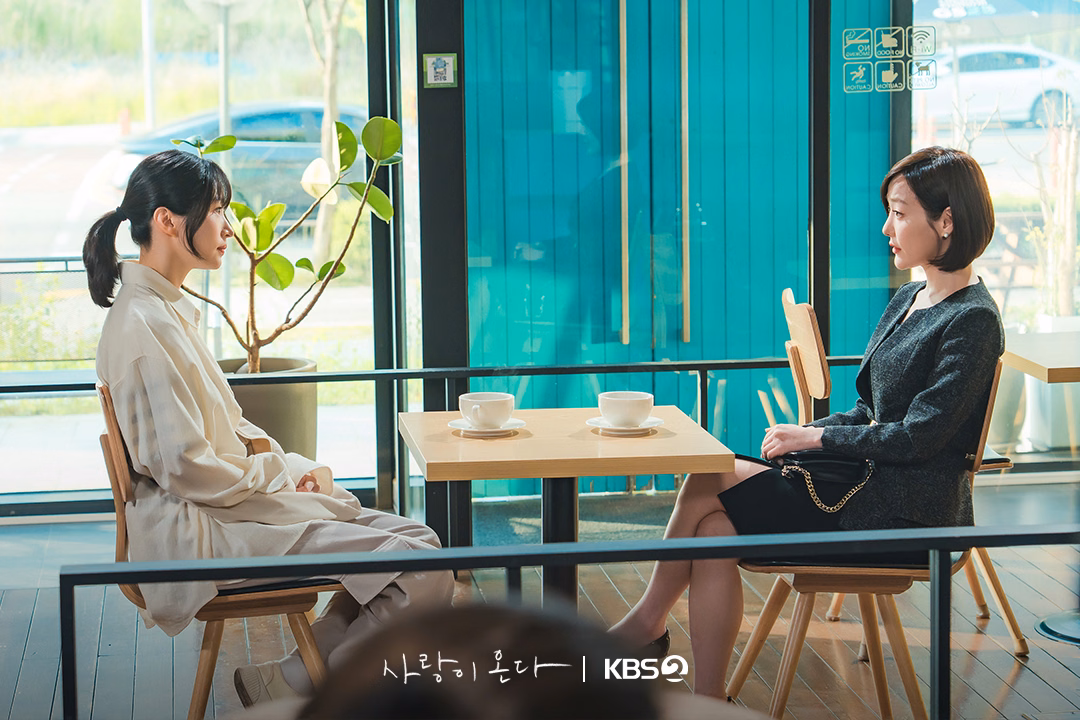 Han Gyu Rim meets with Kim Moo Jin's sister in a tense moment