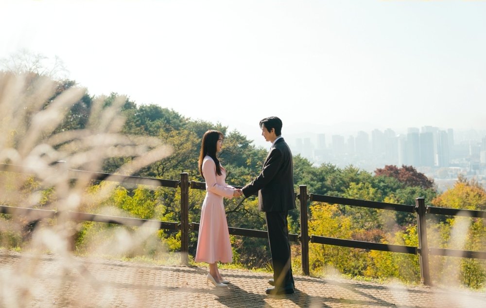 Han Ji Min and Park Sung Hoon in formal attire