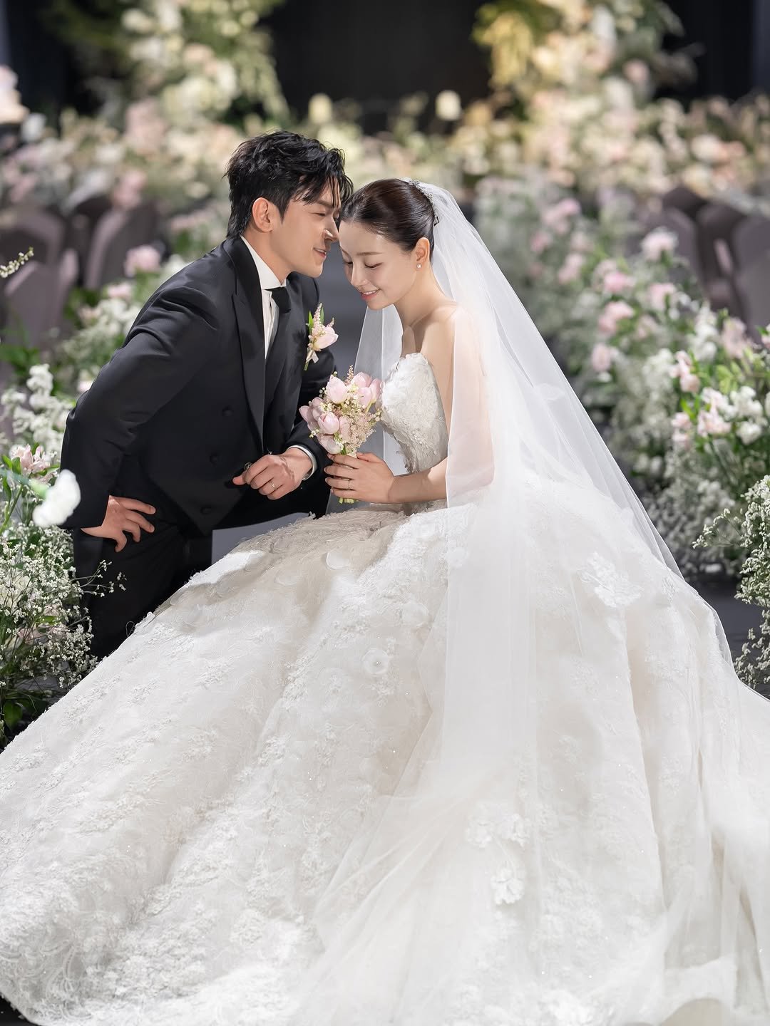 Lee Min Woo and Lee Ami at their wedding