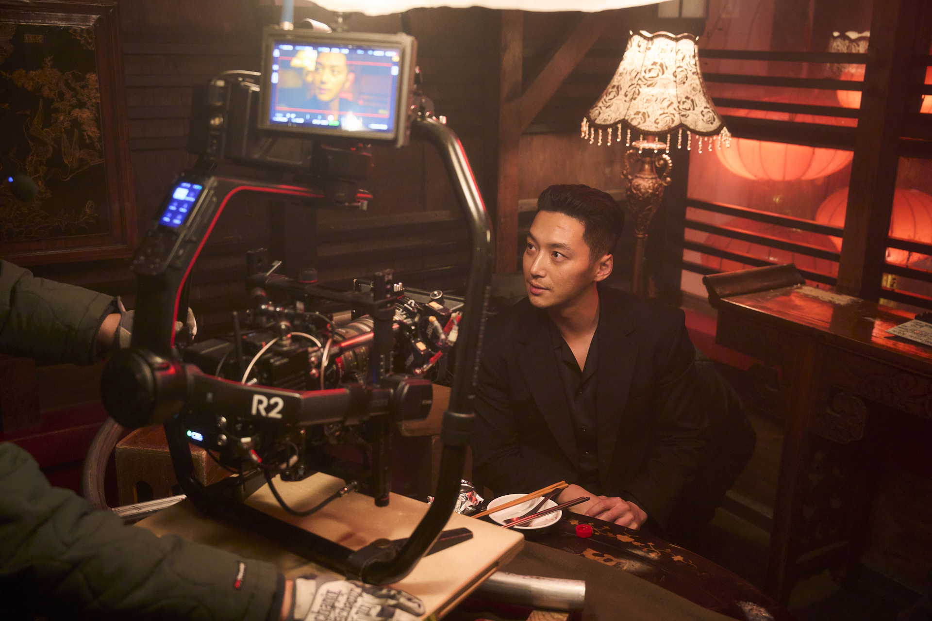 Byun Yo Han's character faces off in intense gambling scenes in Tazza 4