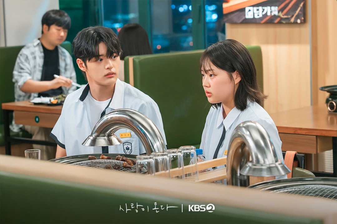 Park Soo Oh and Kim Min Seo as the twins in Love On The Menu