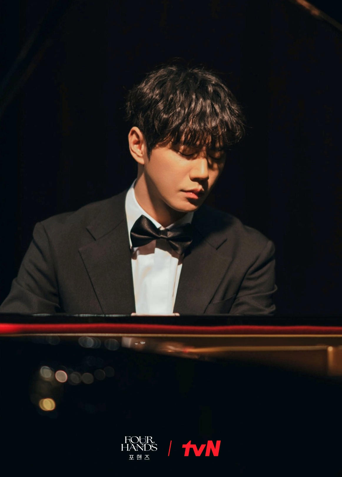 Two pianists at the keyboard showing different emotional engagement levels