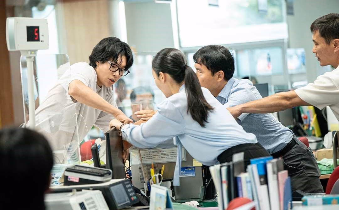 Ryu Jun Yeol as Moon Jae in Mousetrap showing emotional turmoil