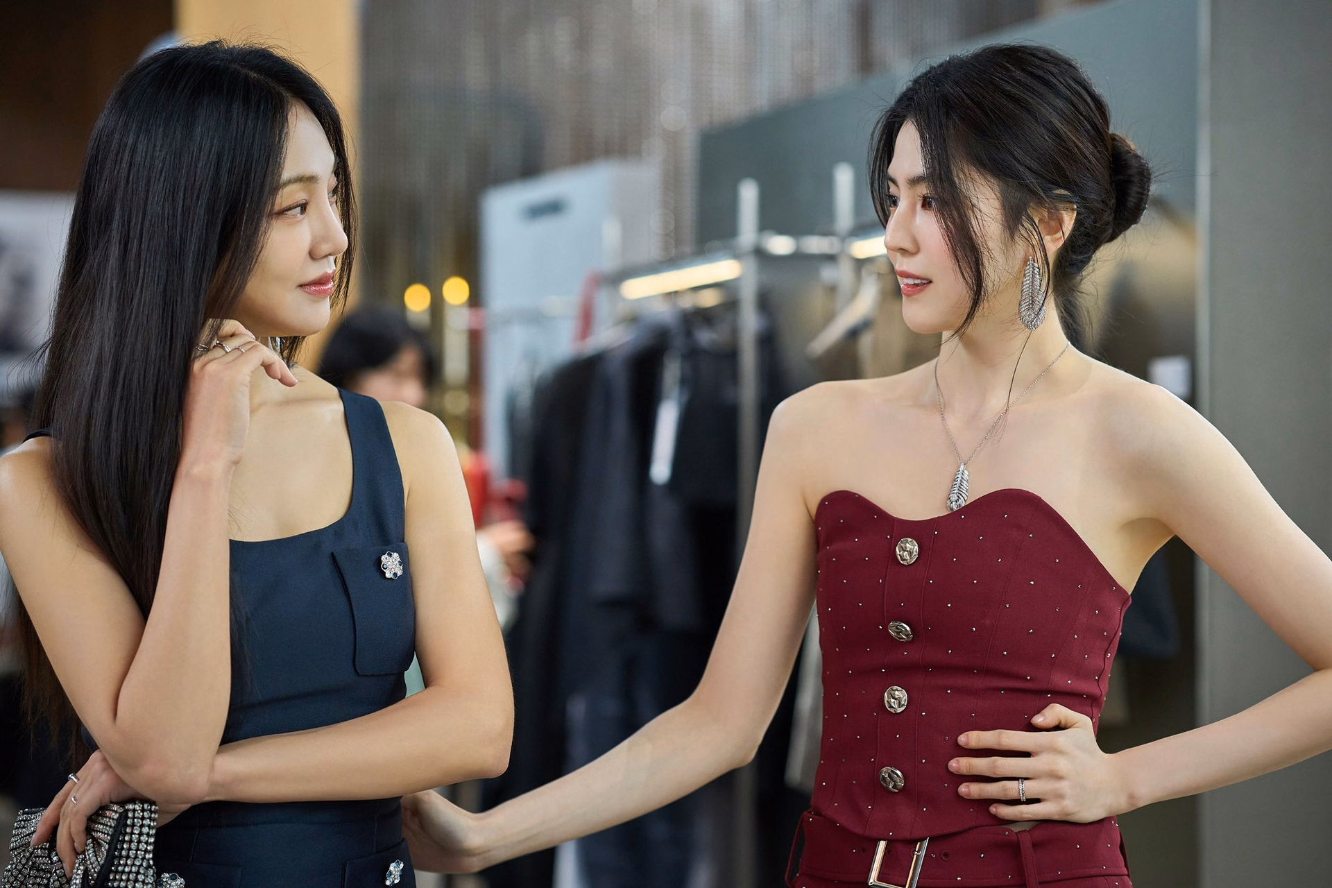 Gi Ho assigned as Sun Woo's direct intern in The Intern