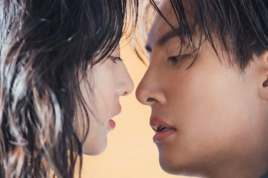 A romantic moment from Lovestruck in the City showcases urban romance