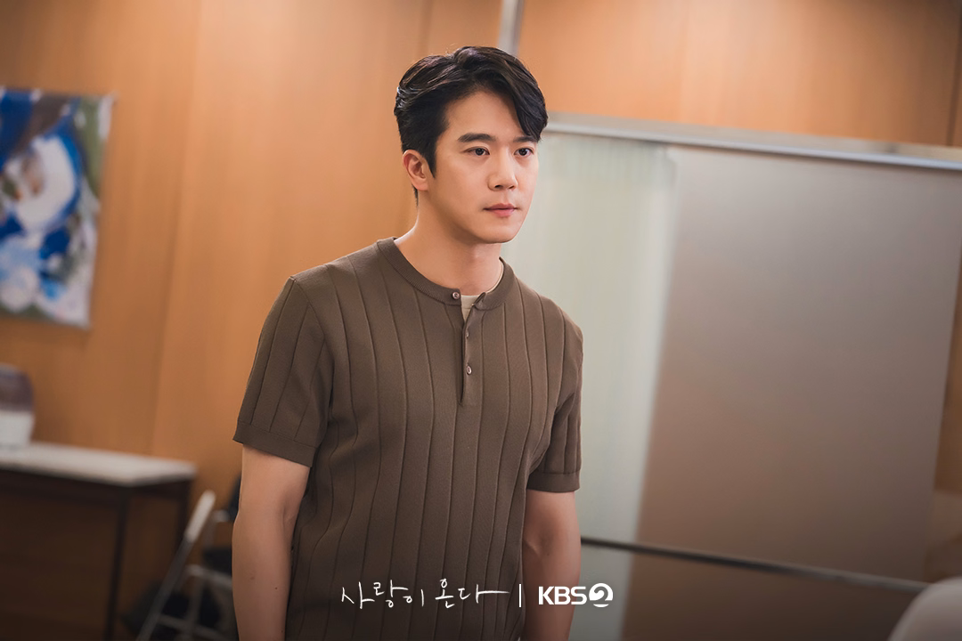 Ha Seok Jin and Hani's characters face emotional turmoil in Love on the Menu