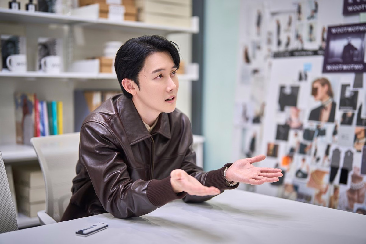 Kim Jun Han as Young Hwan in The Intern