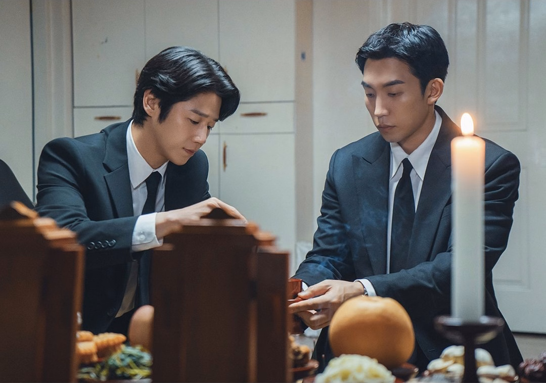 Jung Jun Won and Lee Sang Yi in A Bona Fide Killer