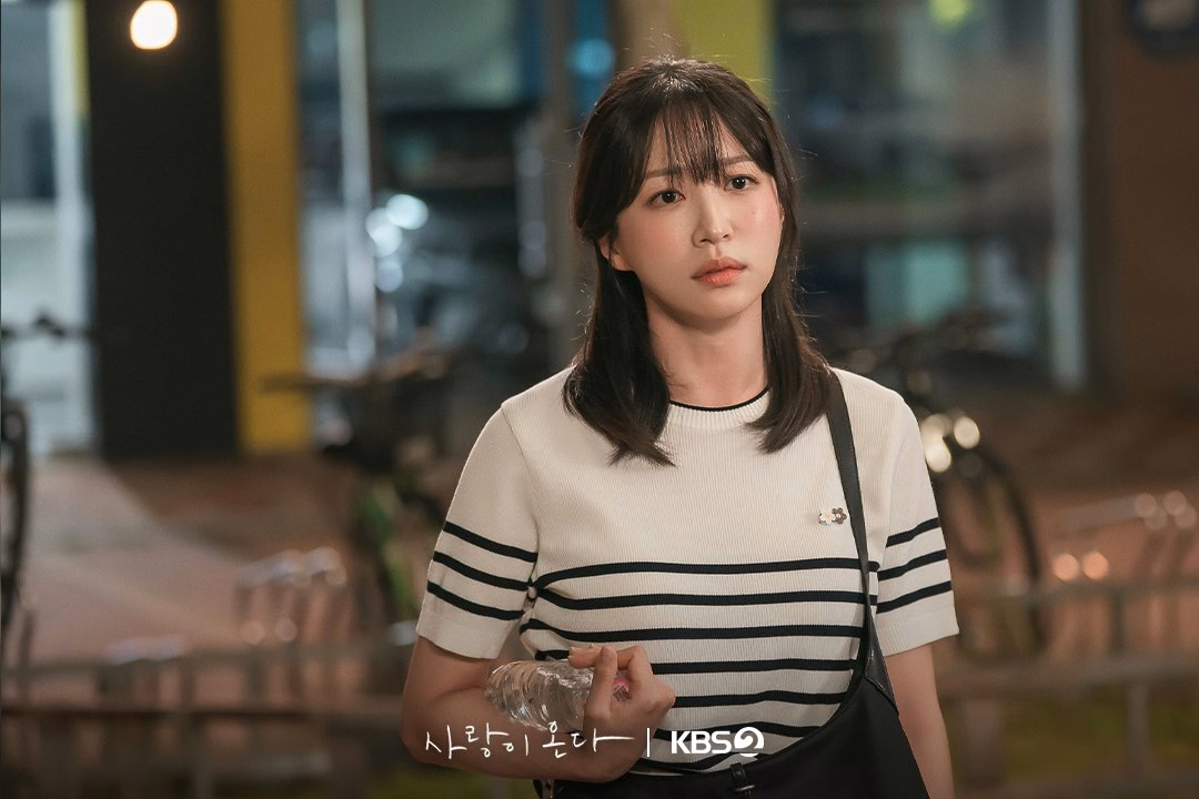 EXID's Hani as Han Gyu Rim in an intimate moment from Love on the Menu