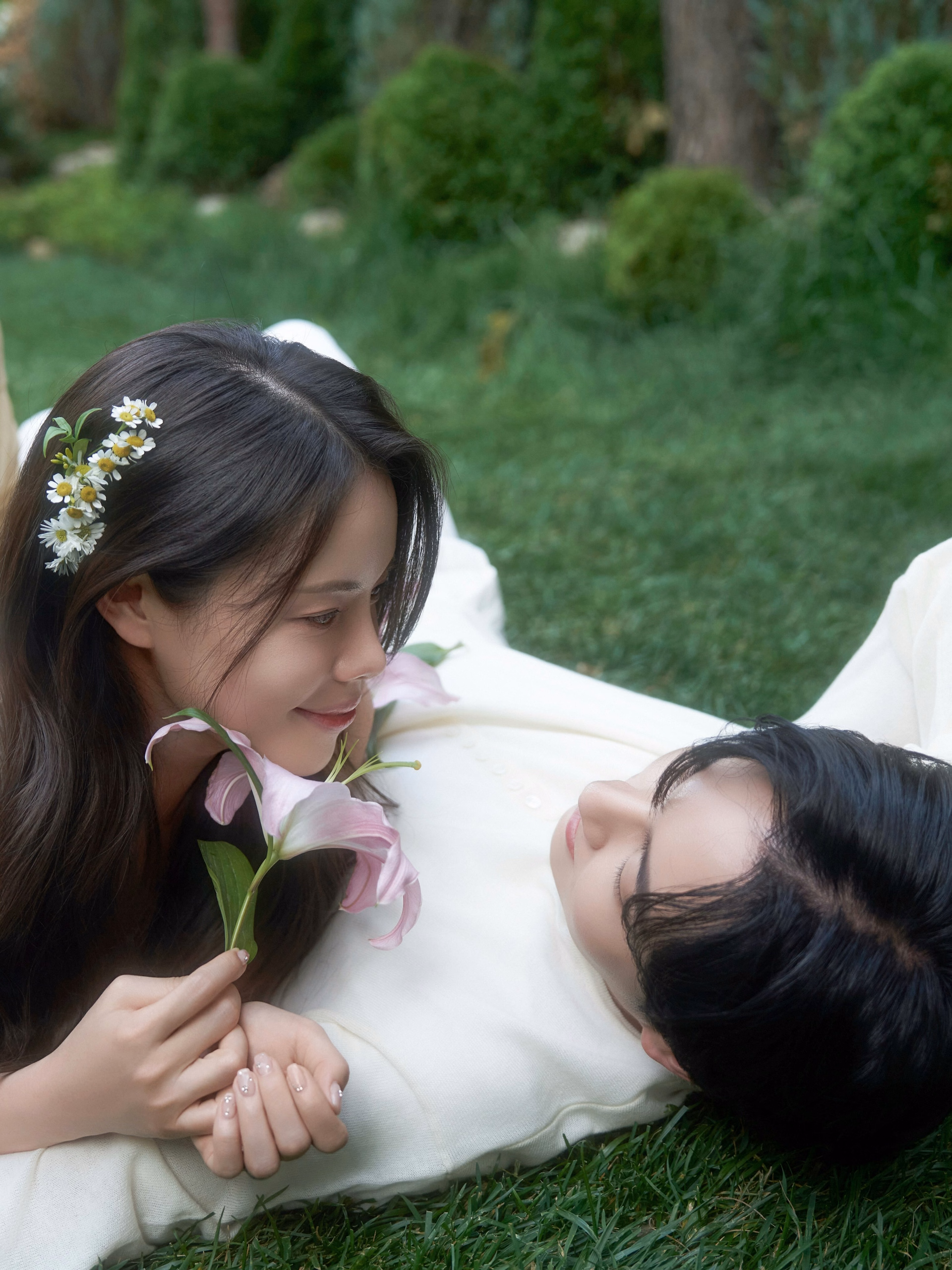 Gunji and her fiancé in an intimate moment together