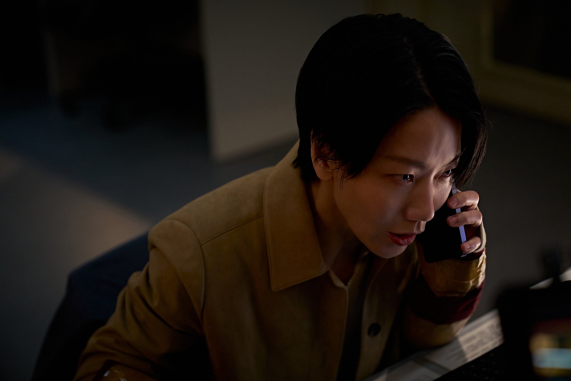 Choi Hyun Hee on the phone, desperate