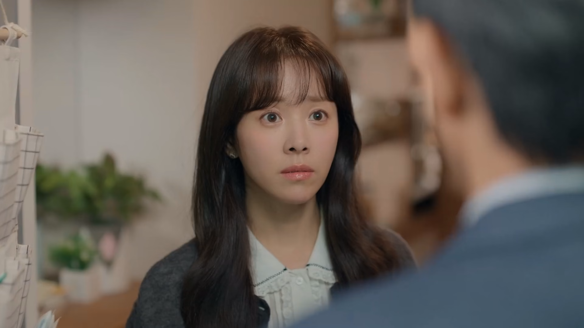 Ui Yeong and Tae Seop meeting family