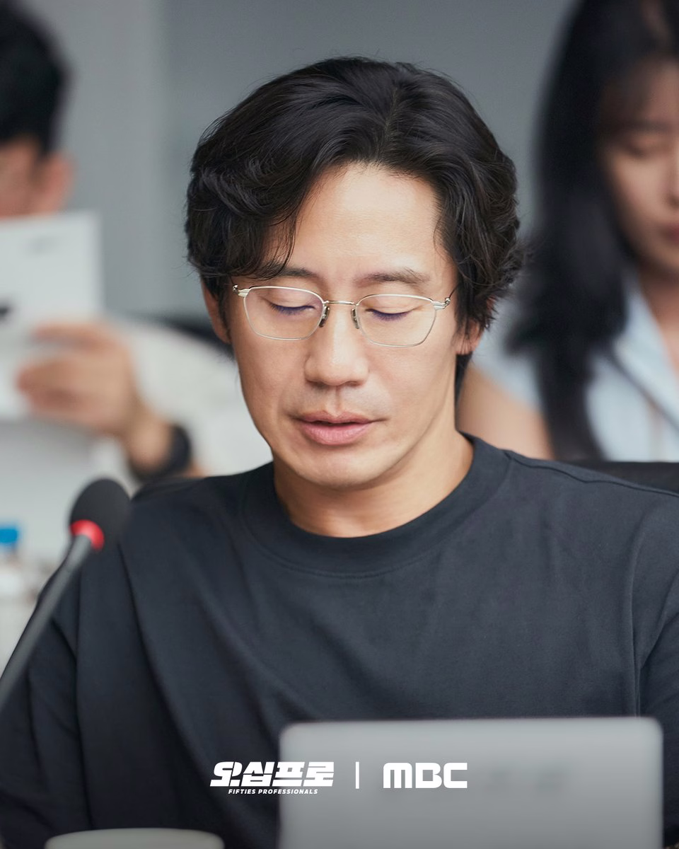 Shin Ha Kyun at script reading
