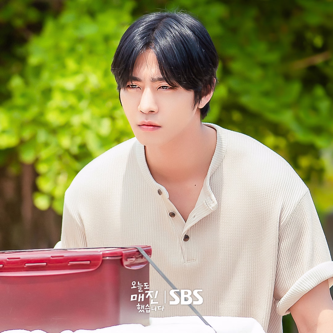 Ahn Hyo Seop as Matthew Lee