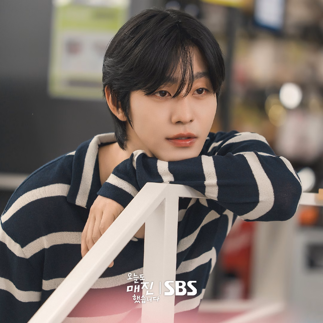 Ahn Hyo Seop as Matthew Lee