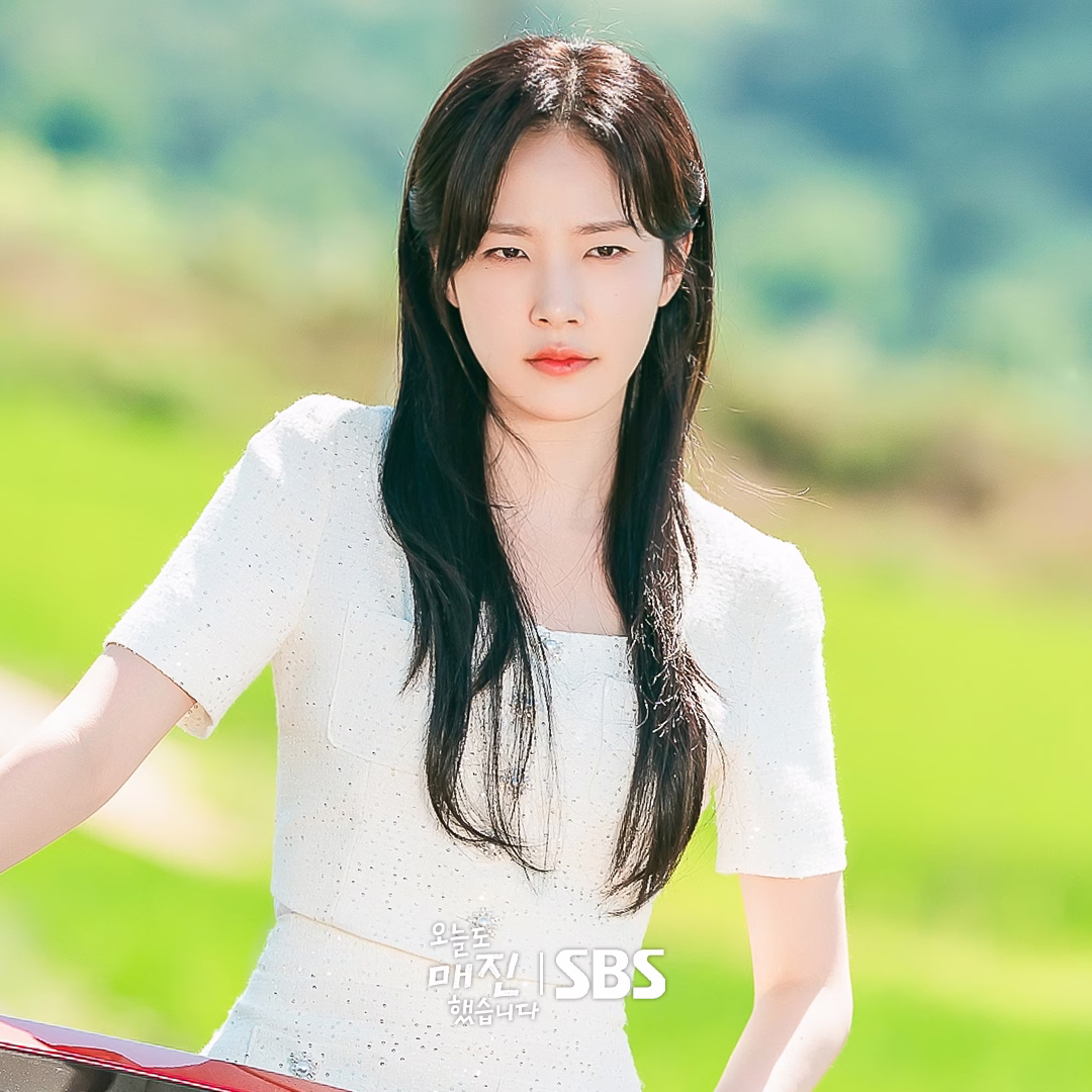Chae Won Bin as Dam Ye Jin