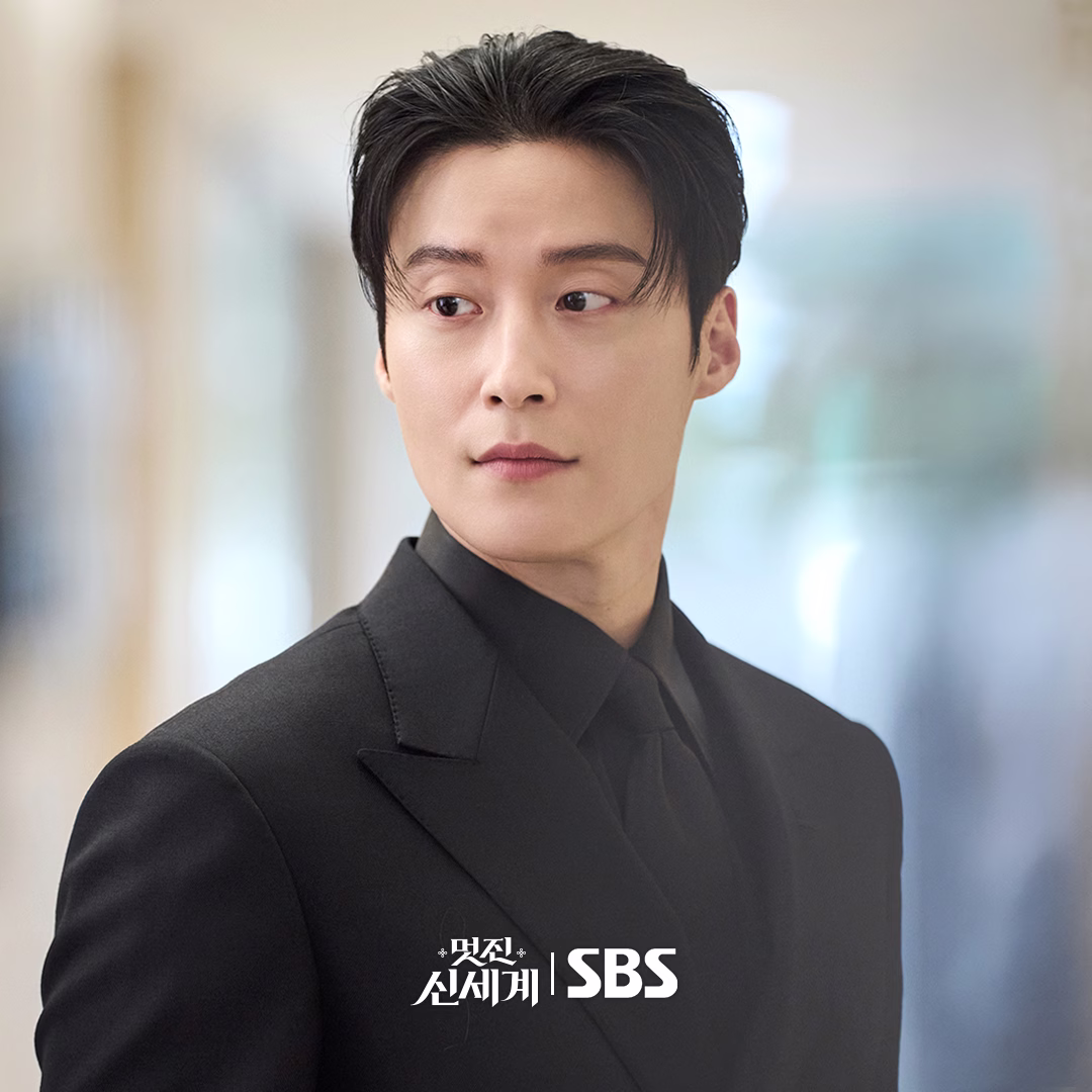 Jang Seung Jo as Choi Moon Do